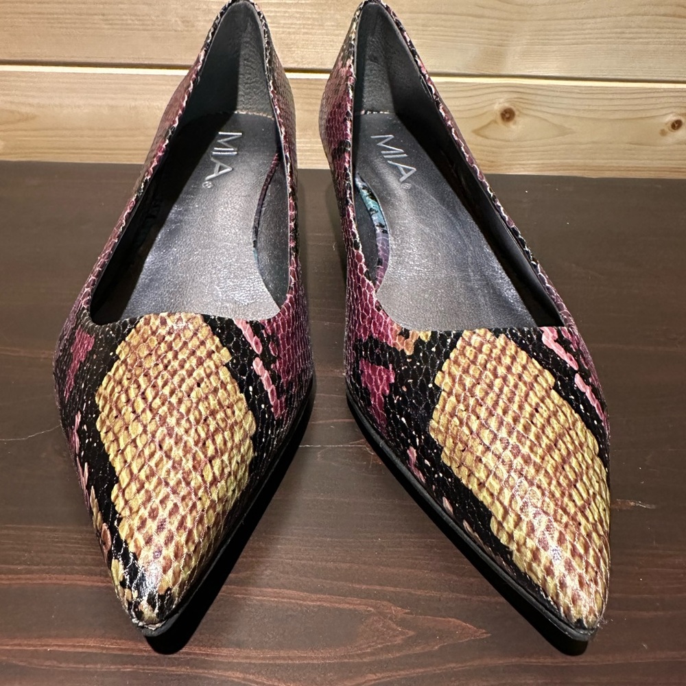Brand new  (NWOT) multi color snake skin kitten heels